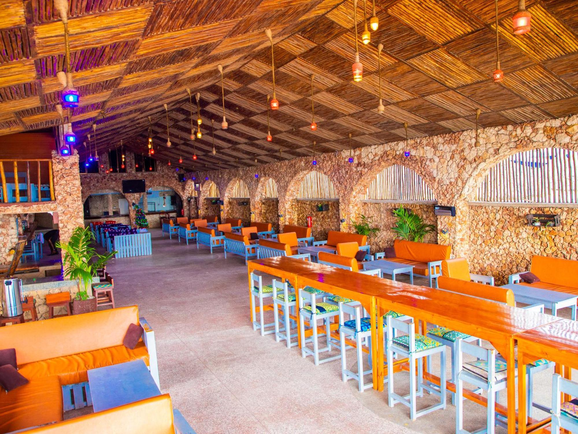 Serene Beach Resort Daressalam Exterior foto