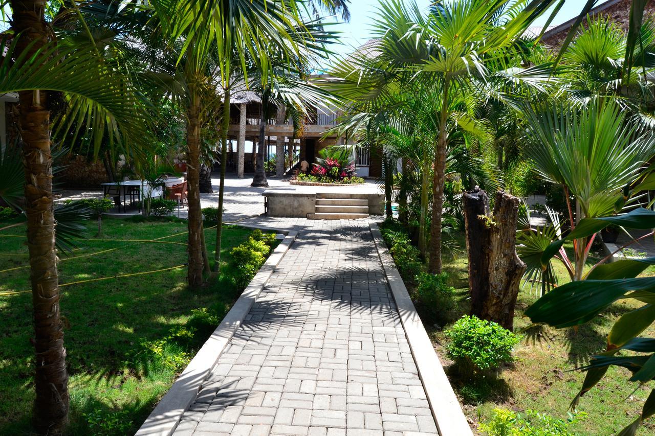 Serene Beach Resort Daressalam Exterior foto