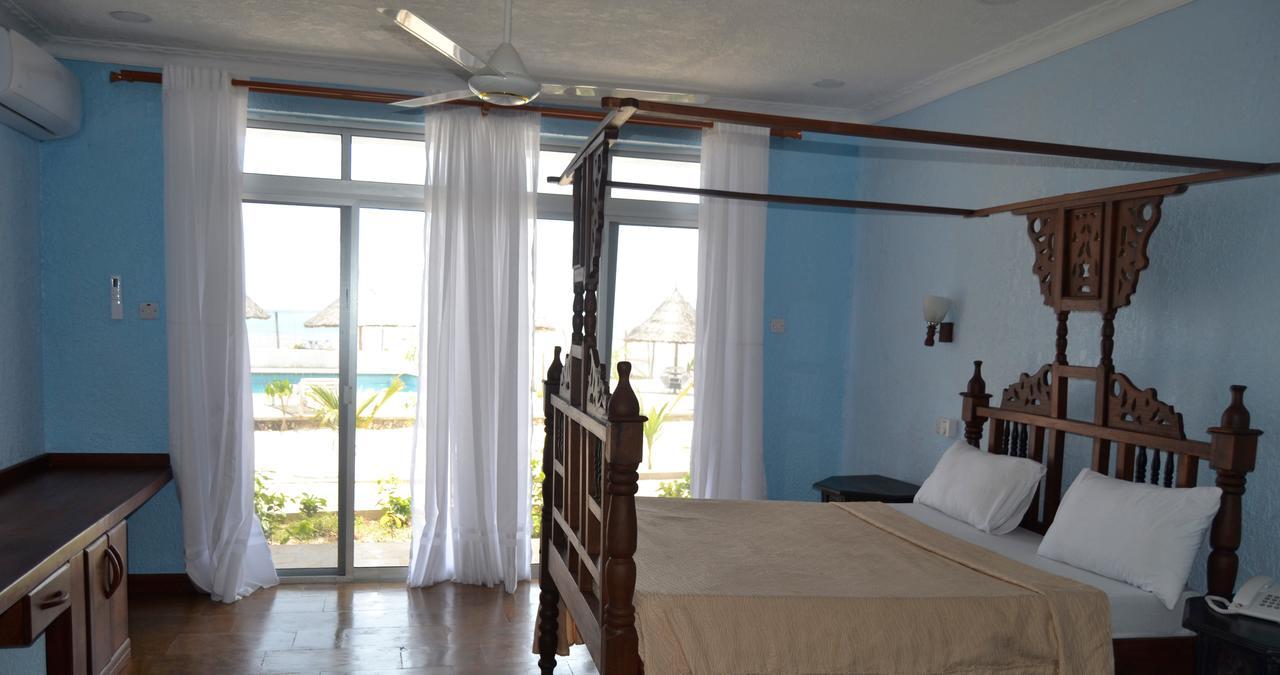 Serene Beach Resort Daressalam Exterior foto