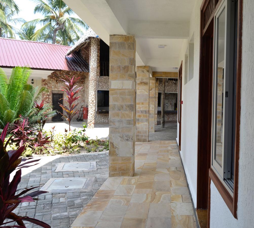 Serene Beach Resort Daressalam Exterior foto