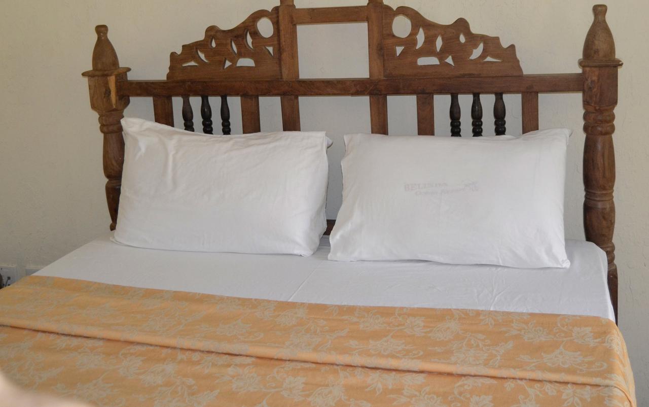 Serene Beach Resort Daressalam Exterior foto