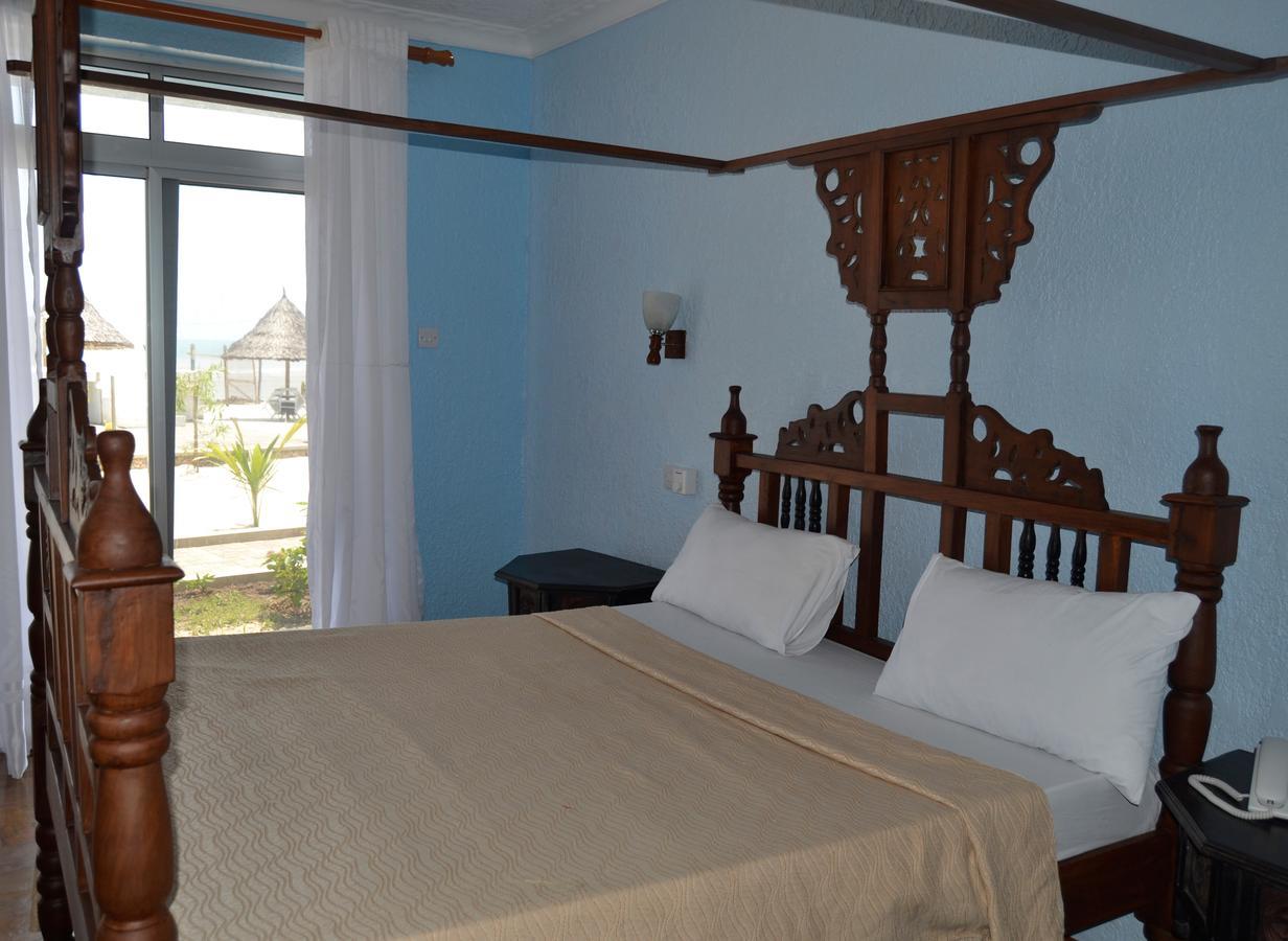 Serene Beach Resort Daressalam Exterior foto